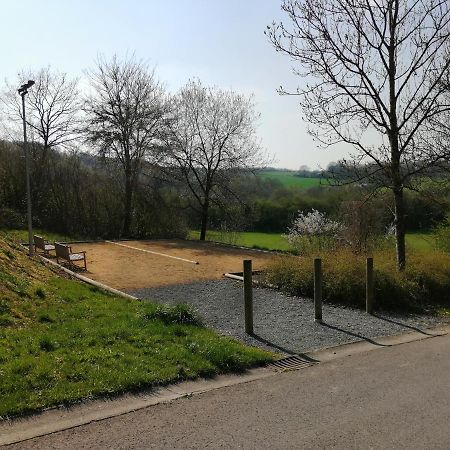 Durbuy, Ses Ruelles Pittoresques Et Sa Gastronomie Buitenkant foto